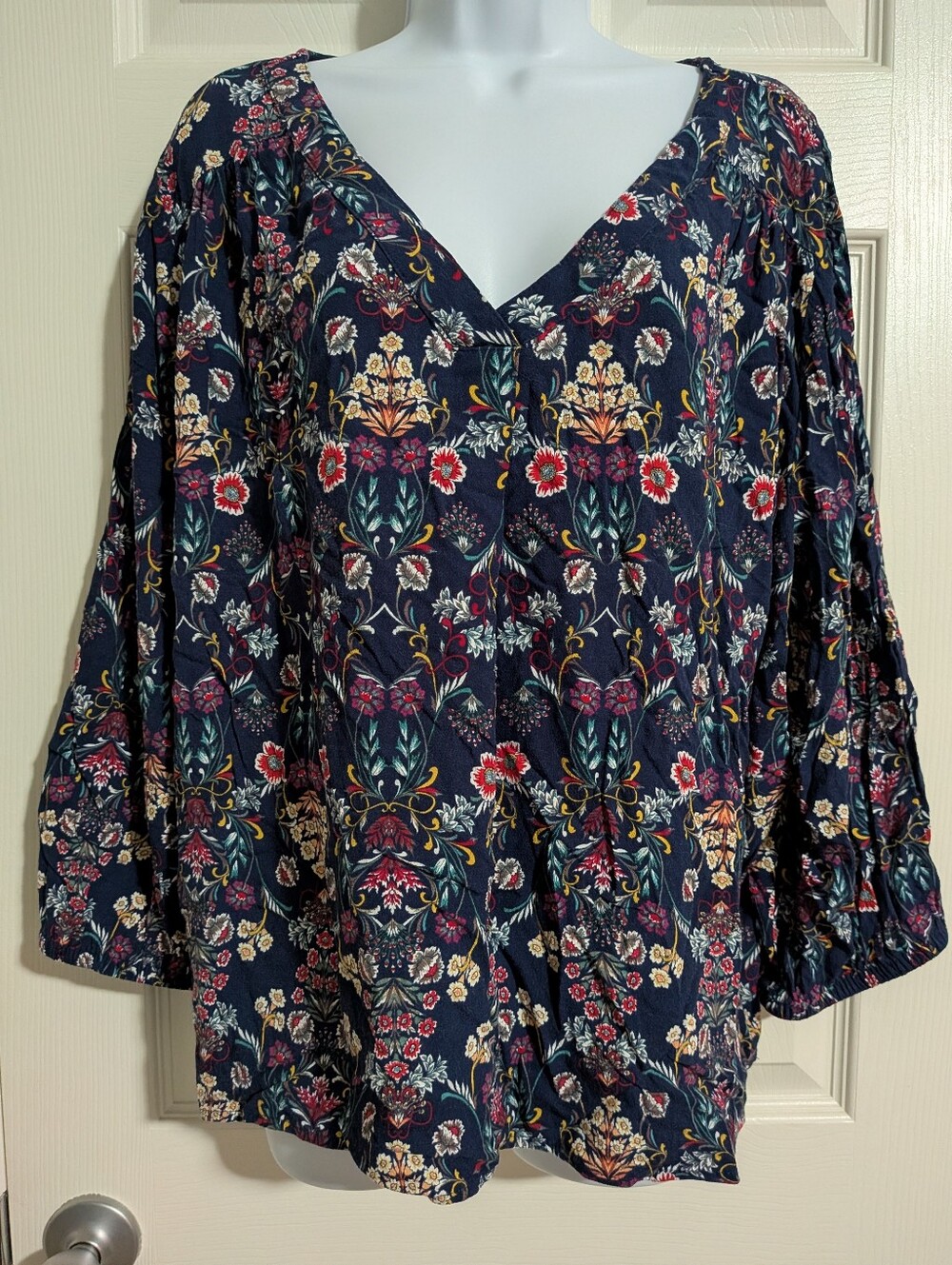 Women's 2X St. John's Bay Dark Floral Blouse